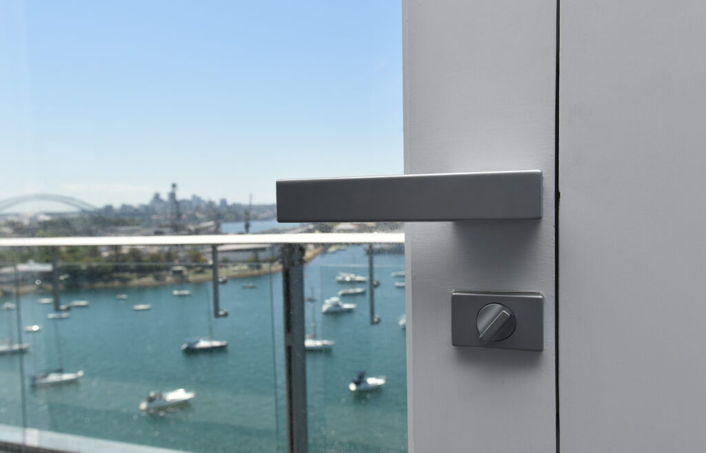 Chant Line2 Door Handles