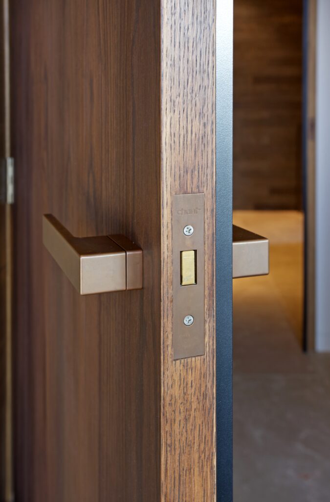 Chant Line2 Door Handles